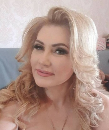 Дина, 42